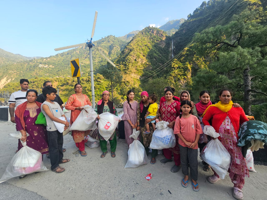 relief kits to Mandi and Kullu